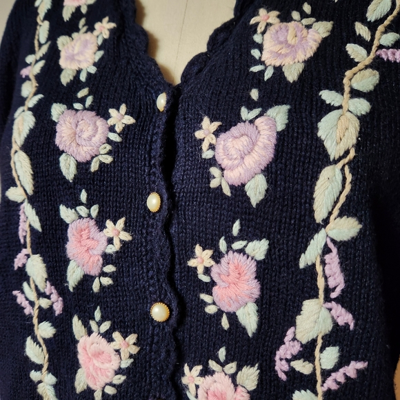 Vintage Cottagecore Hand Embroidered 80s 90s Floral Grandma Cardigan Sweater - Picture 3 of 15